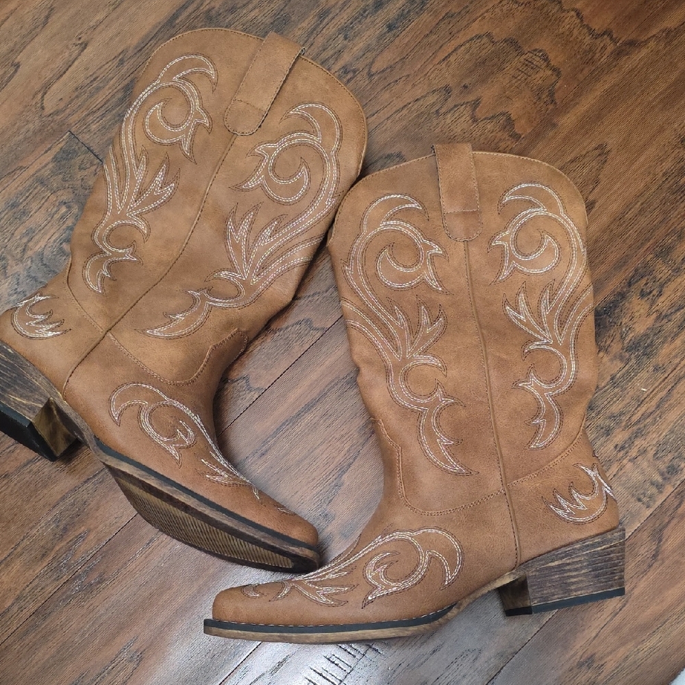 Dream Pairs Brown Cowgirl Boots - 8.5